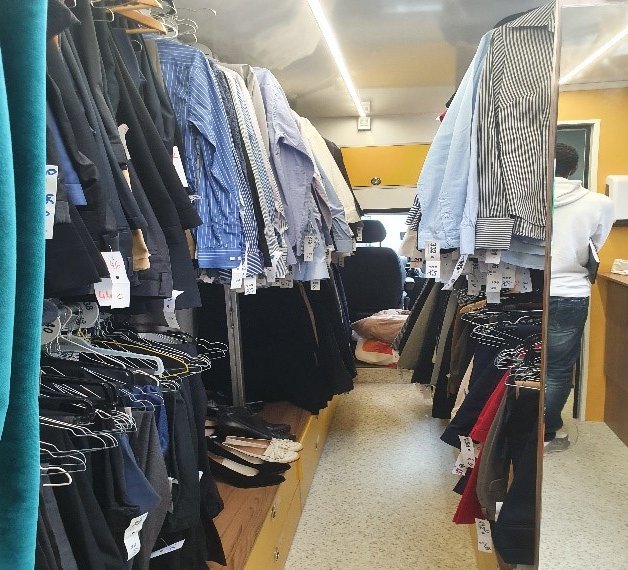 Le dressing de la Cravate Solidaire ! Le dressing de la Cravate Solidaire !