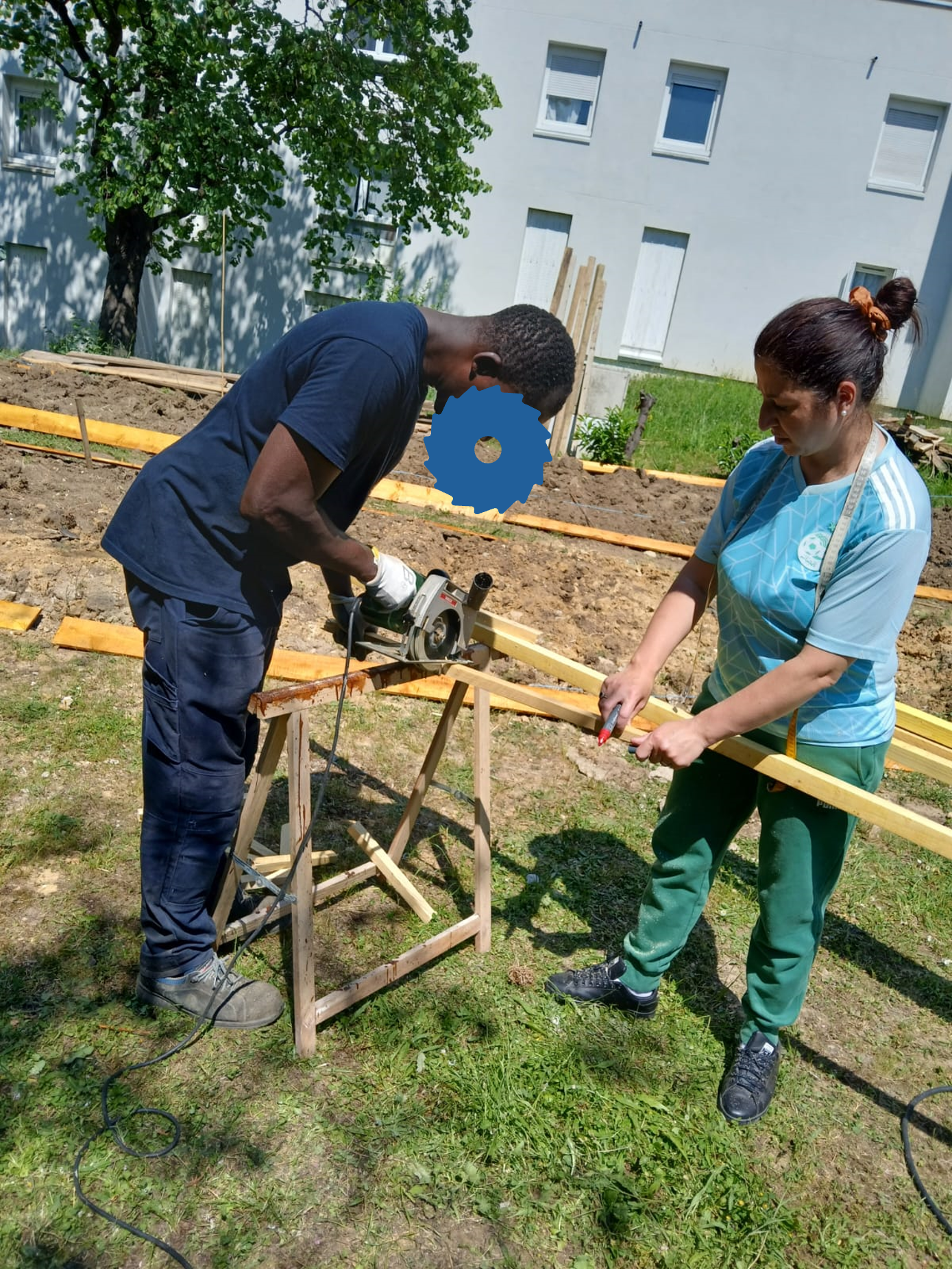 Chantier-educatif-prevention-specialisee-Amenagement-de-jardin-a-Noisy-le-Grand-